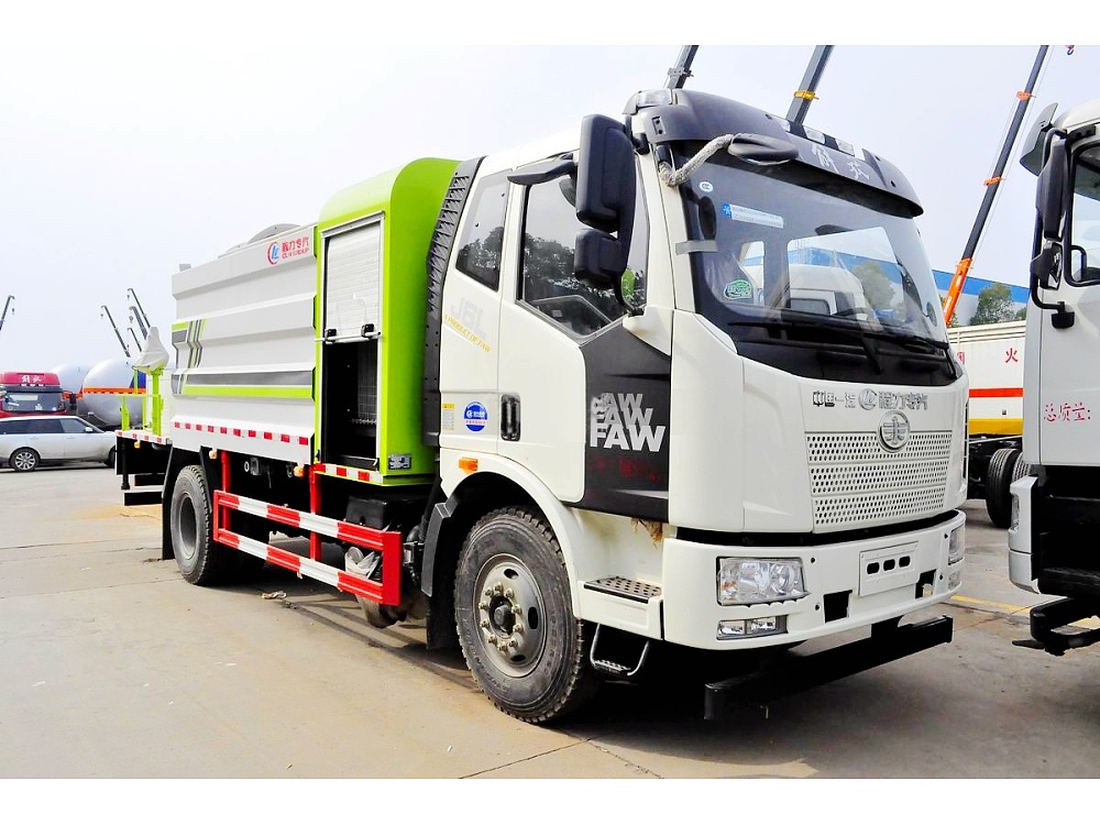 國六解放J6L多功能抑塵車11.3立方/50-100米霧炮