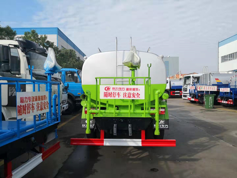 國六東風(fēng)福瑞卡9.5方灑水車