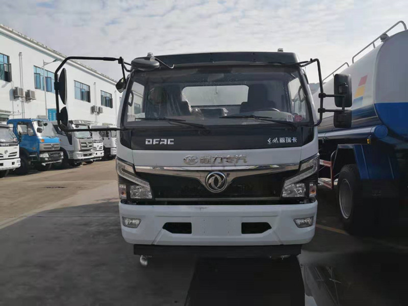 國六東風(fēng)福瑞卡9.5方灑水車