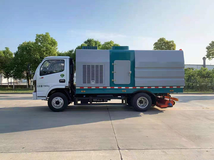 國六5方小多利卡后置吸塵車-程力集團(tuán)洗掃車廠