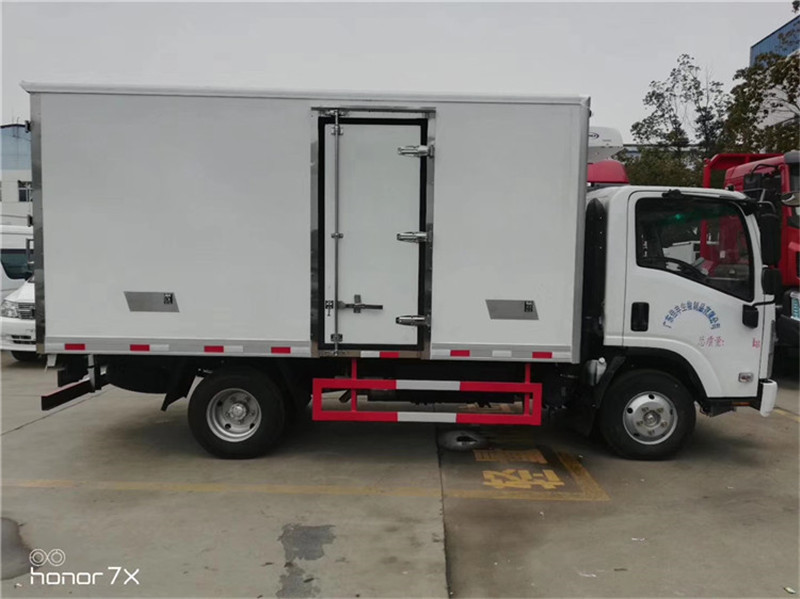 國六慶鈴五十鈴KV100藍(lán)牌冷藏車