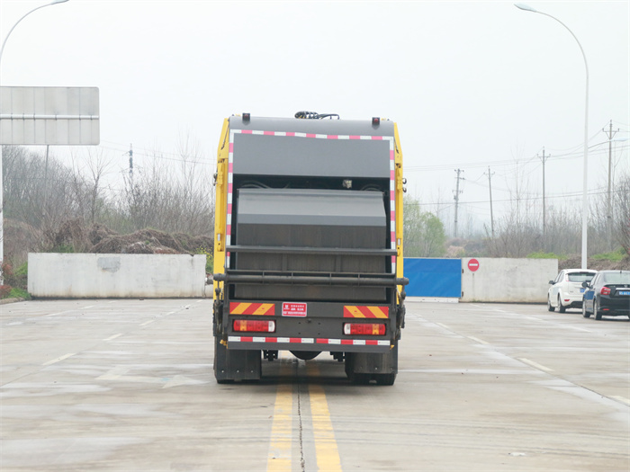 國六重汽豪沃后雙橋20方壓縮垃圾車