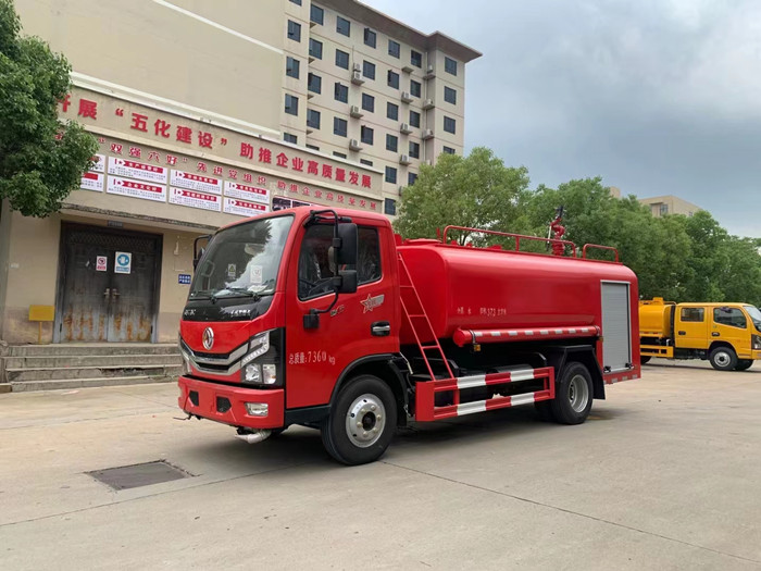 國六東風(fēng)小多利卡5噸消防灑水車_5噸消防灑水車價(jià)格_5方消防灑水車_程力專用汽車