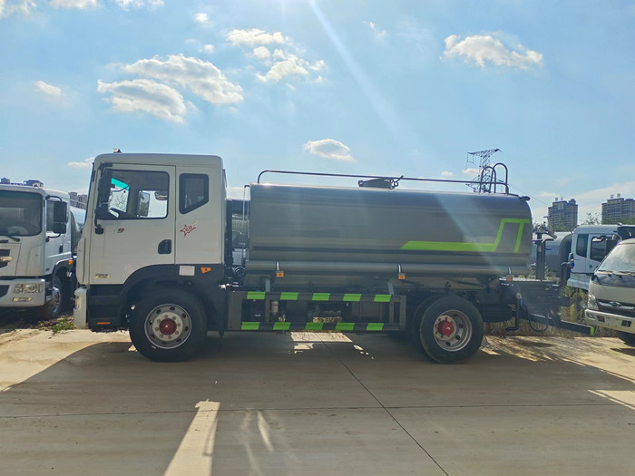 國(guó)六東風(fēng)多利卡D9 12方灑水車圖片_12方灑水車價(jià)格_東風(fēng)12方灑水車_程力灑水車廠家